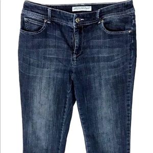 ⬇️$20 Chico’s platinum denim jeans zipper accents